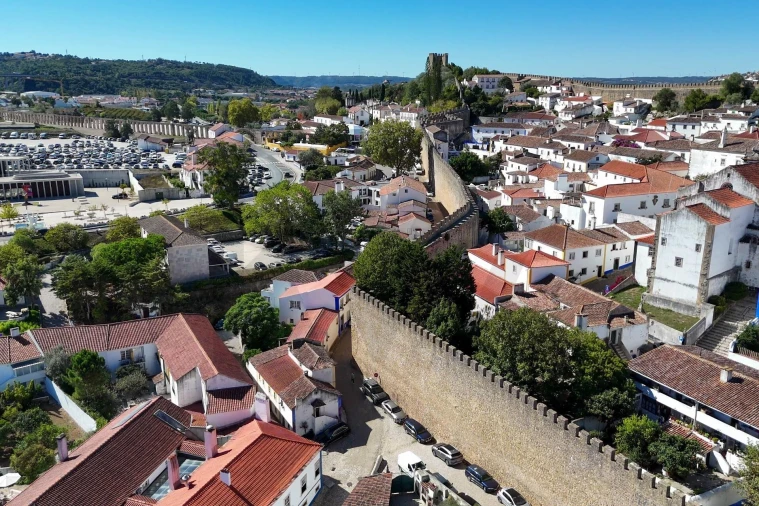 Moradia T3 para Venda em Santa Maria, São Pedro e Sobral da Lagoa Foto 23