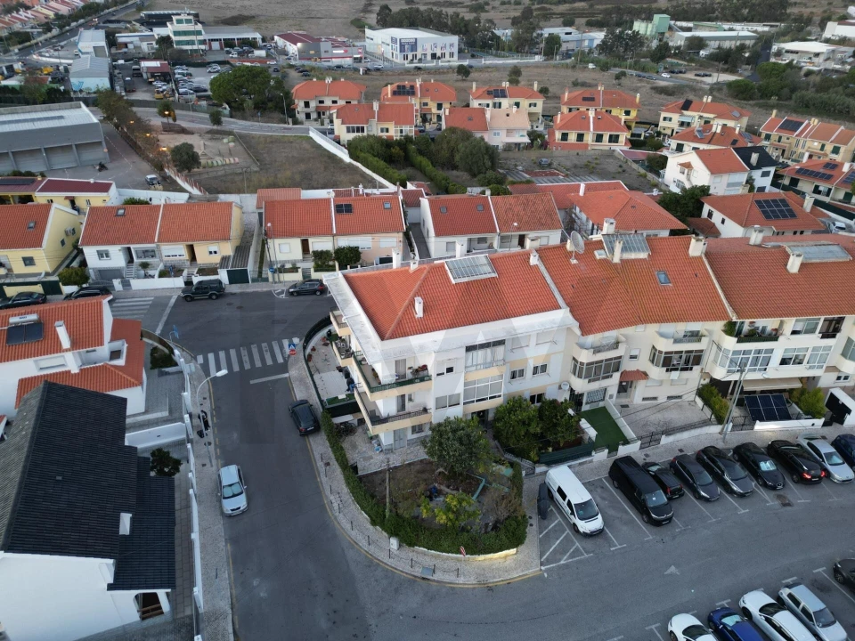 Apartamento T1 para Venda em Porto Salvo Foto 23