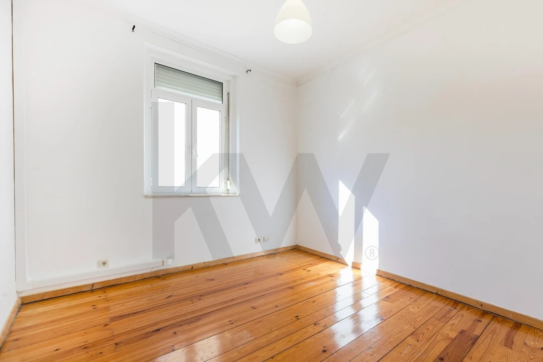 Apartamento T2 para Venda em Areeiro Foto 26