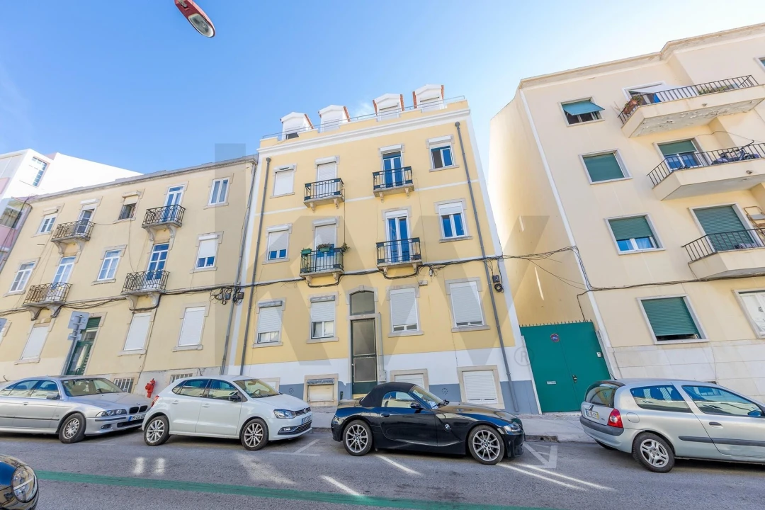 Apartamento T2 para Venda em Areeiro Foto 29