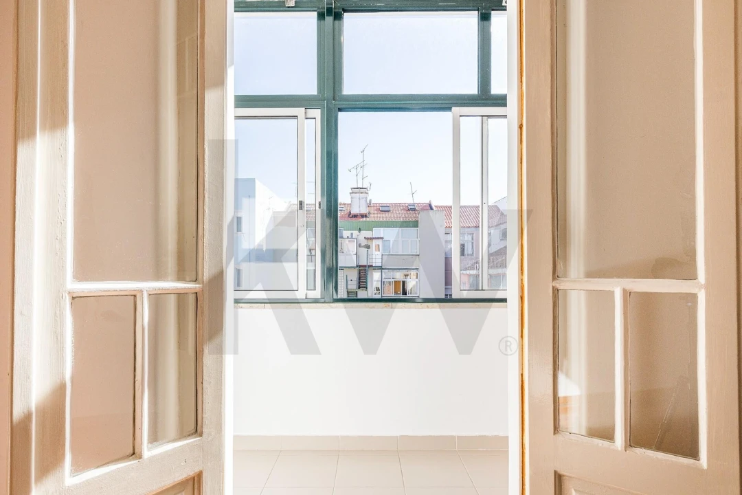 Apartamento T2 para Venda em Areeiro Foto 6