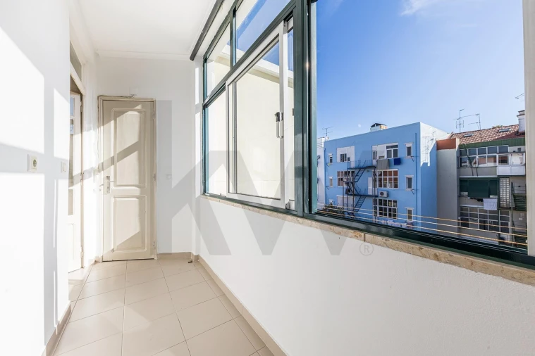 Apartamento T2 para Venda em Areeiro Foto 9