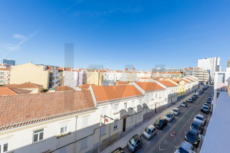 Apartamento T2 para Venda em Areeiro Foto 22