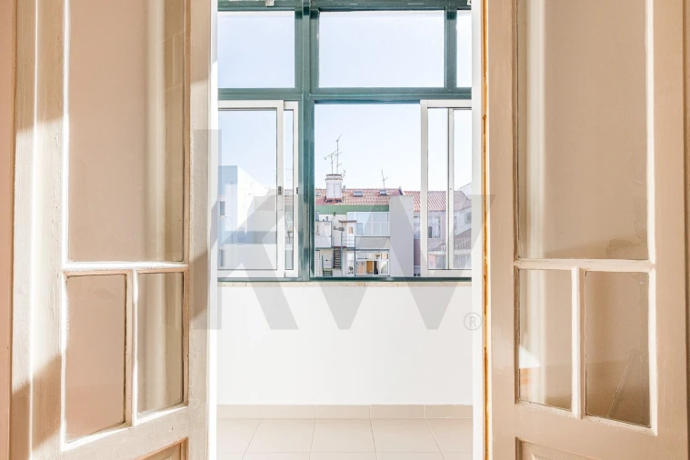 Apartamento T2 para Venda em Areeiro Foto 6