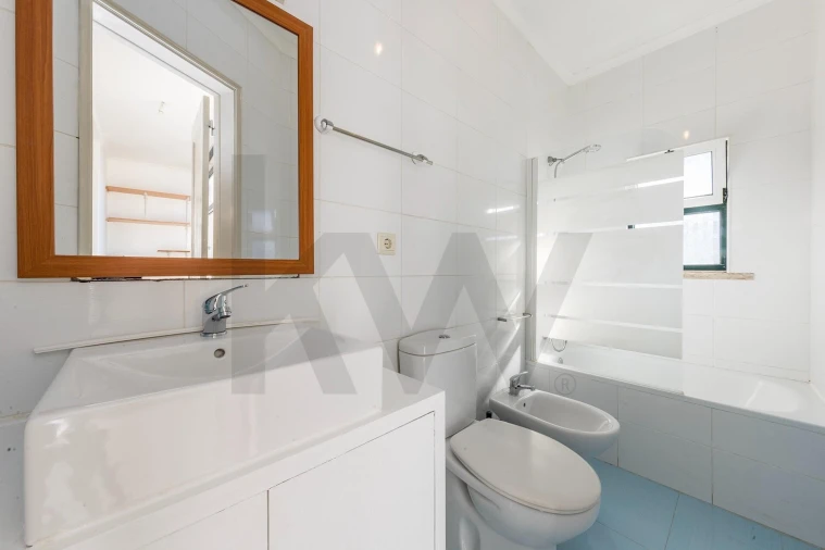 Apartamento T2 para Venda em Areeiro Foto 28