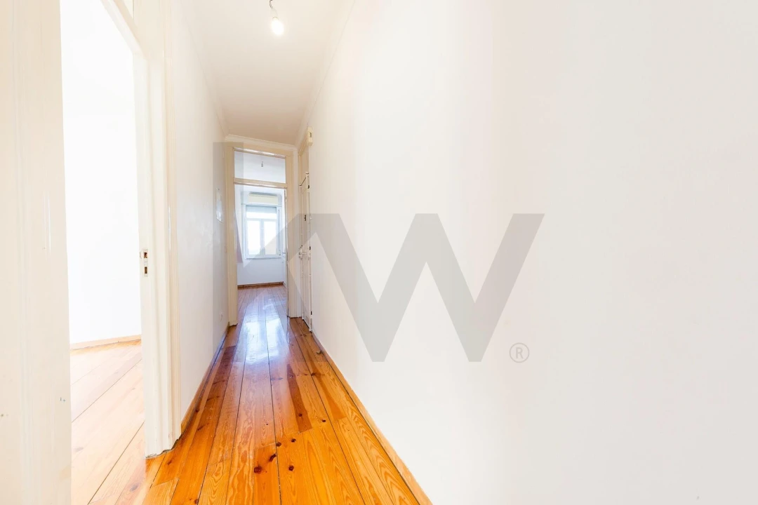 Apartamento T2 para Venda em Areeiro Foto 24