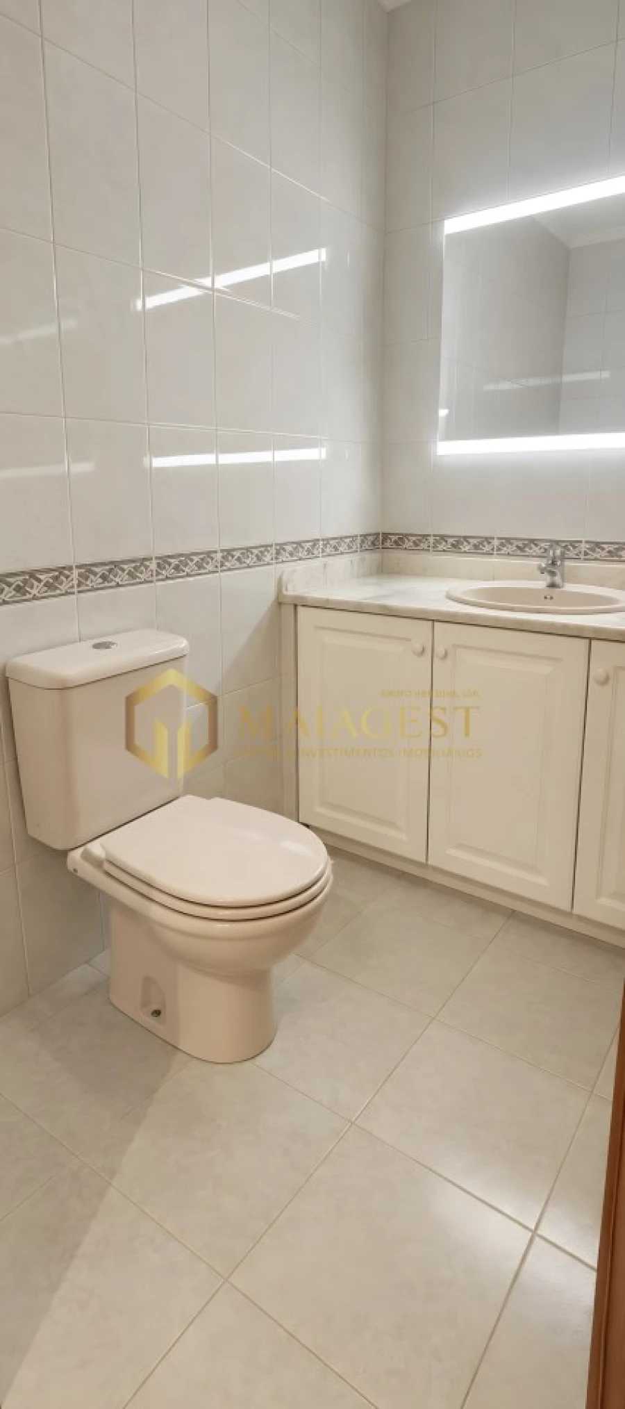 Apartamento T1 para Venda em Arcozelo Foto 18