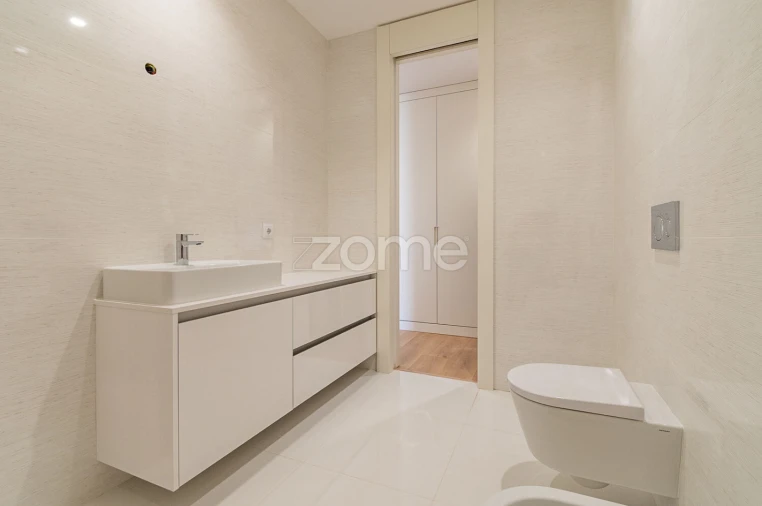 Apartamento T2 para Venda em Espinho Foto 8
