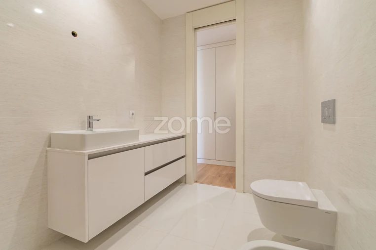 Apartamento T2 para Venda em Espinho Foto 6
