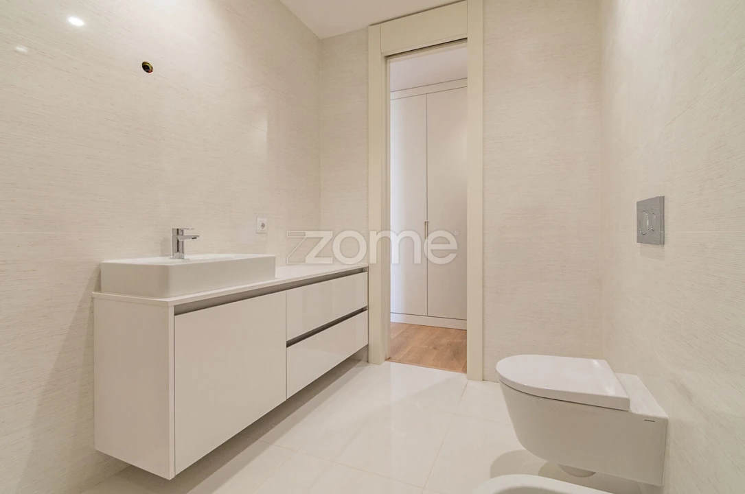 Apartamento T2 para Venda em Espinho Foto 6