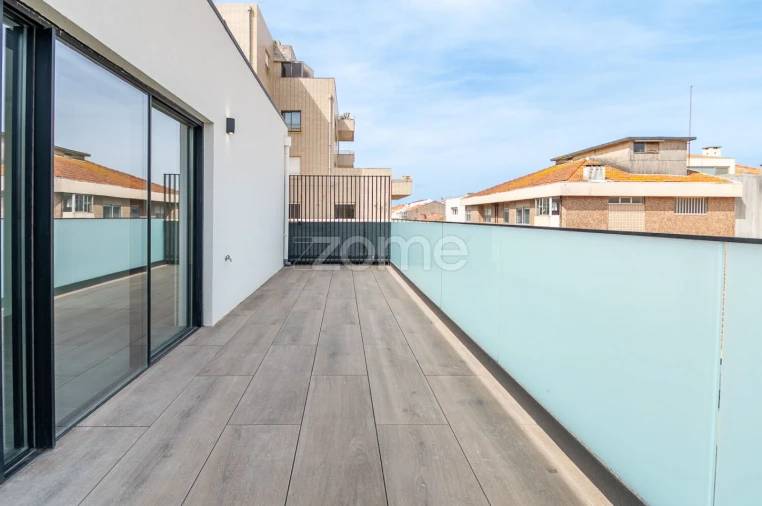 Apartamento T1 para Venda em Espinho Foto 2