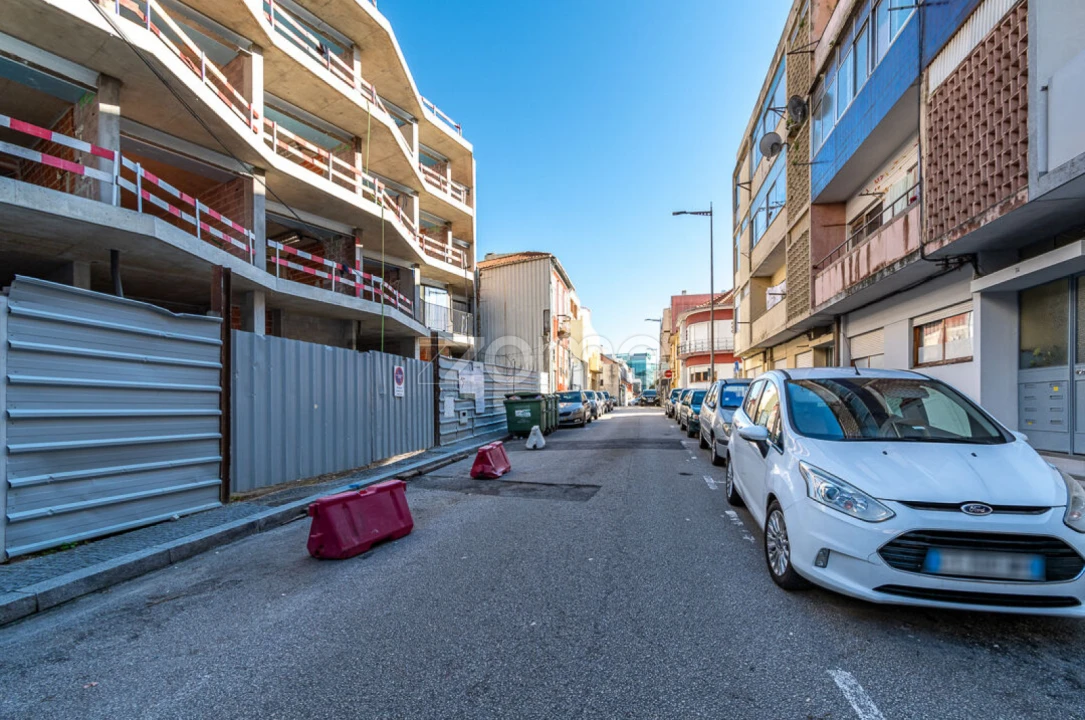Apartamento T1 para Venda em Mafamude e Vilar do Paraíso Foto 11
