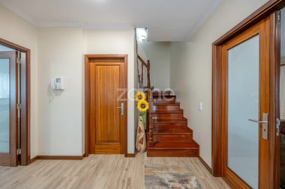 Moradia T4 para Venda em Serzedo e Perosinho