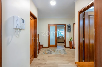Moradia T4 para Venda em Serzedo e Perosinho