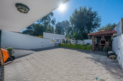 Moradia T4 para Venda em Serzedo e Perosinho