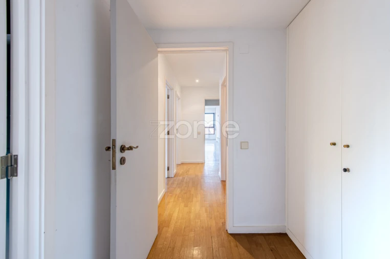 Apartamento T3 para Venda em Aldoar, Foz do Douro e Nevogilde Foto 17