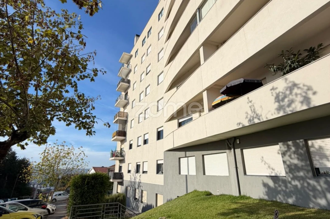 Apartamento T2 para Venda em Penafiel Foto 2