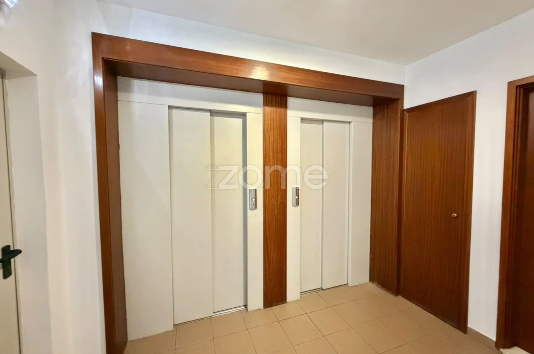 Apartamento T2 para Venda em Penafiel Foto 12