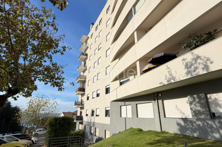 Apartamento T2 para Venda em Penafiel Foto 2