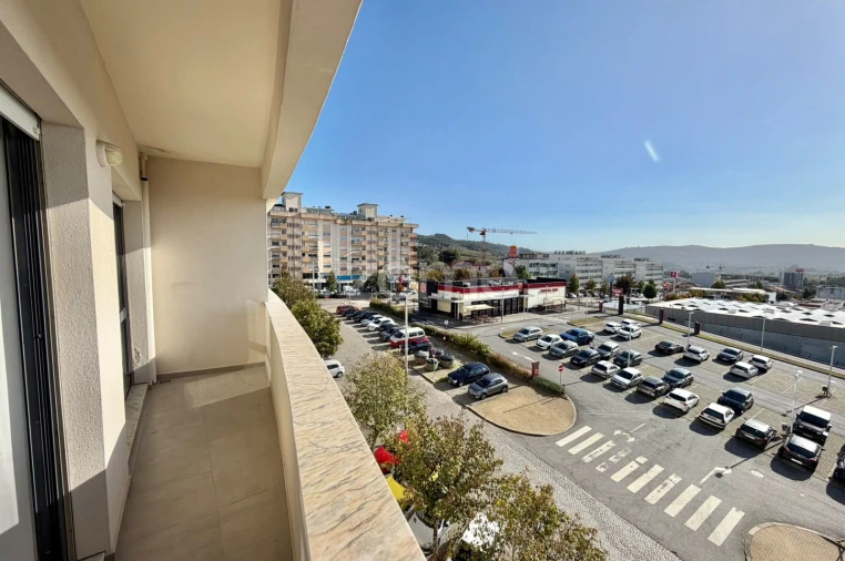 Apartamento T2 para Venda em Penafiel Foto 8