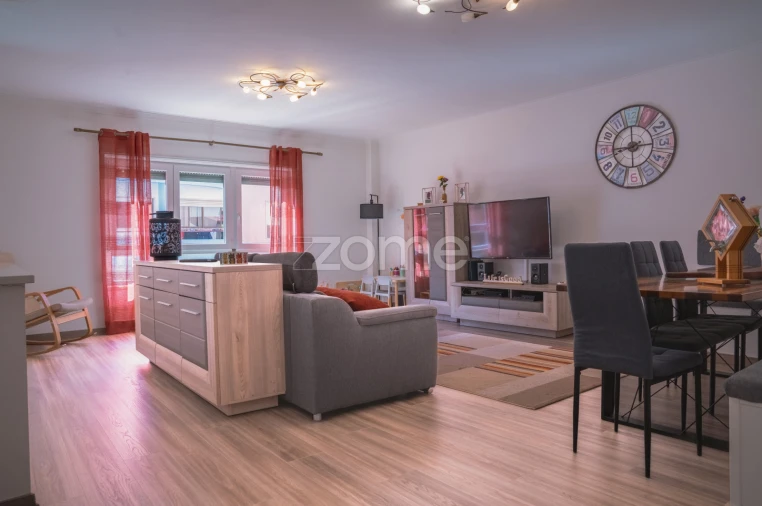 Apartamento T3 para Venda em Algueirão-Mem Martins Foto 2