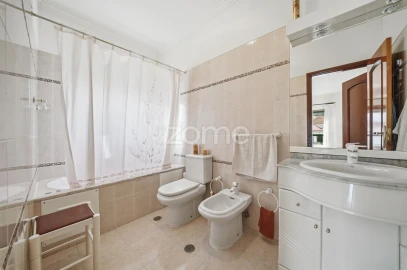 Apartamento T3 para Venda em Algueirão-Mem Martins