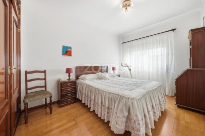 Apartamento T3 para Venda em Algueirão-Mem Martins