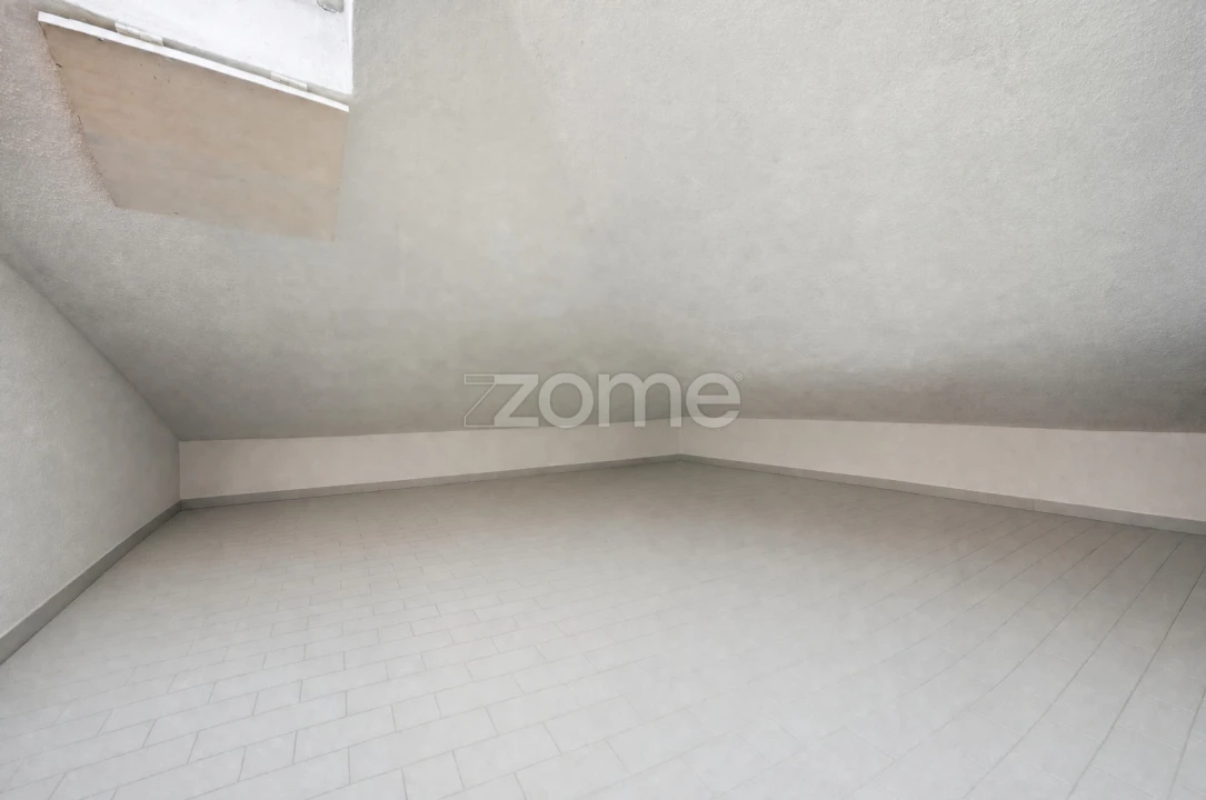 Apartamento T3 para Venda em Algueirão-Mem Martins Foto 30