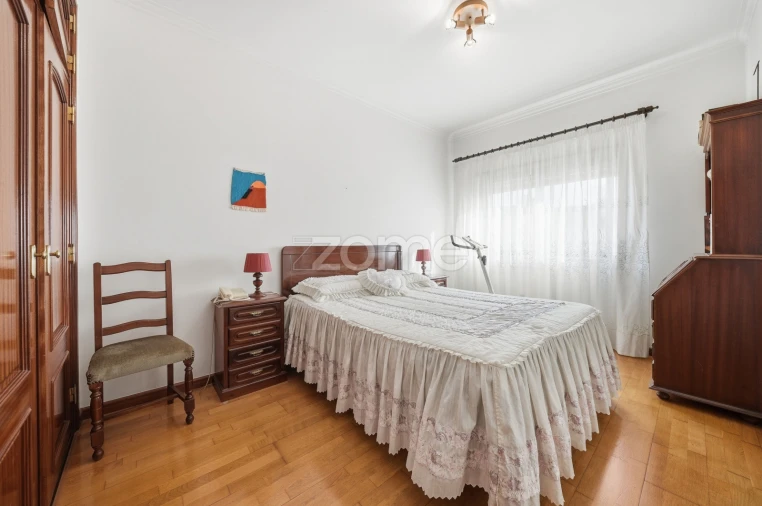Apartamento T3 para Venda em Algueirão-Mem Martins Foto 18