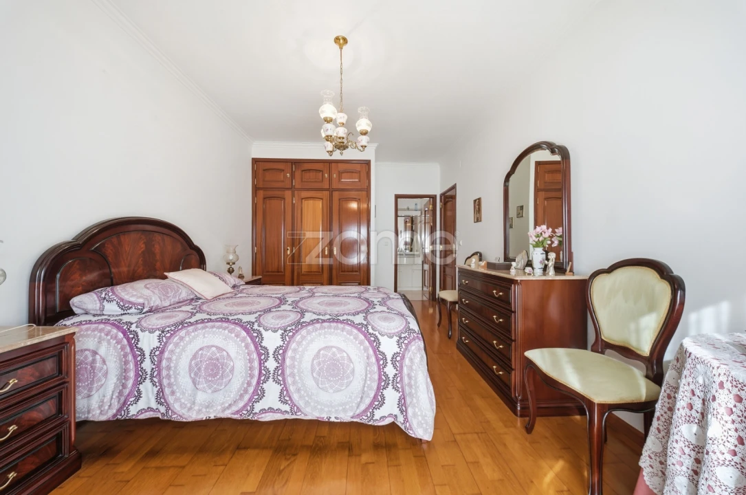 Apartamento T3 para Venda em Algueirão-Mem Martins Foto 14