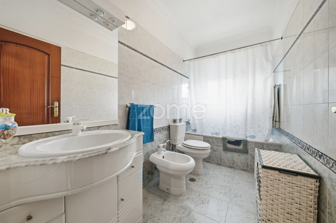 Apartamento T3 para Venda em Algueirão-Mem Martins Foto 25