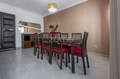 Apartamento T3 para Arrendamento em Ramada e Caneças