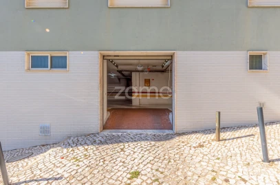 Apartamento T3 para Arrendamento em Ramada e Caneças
