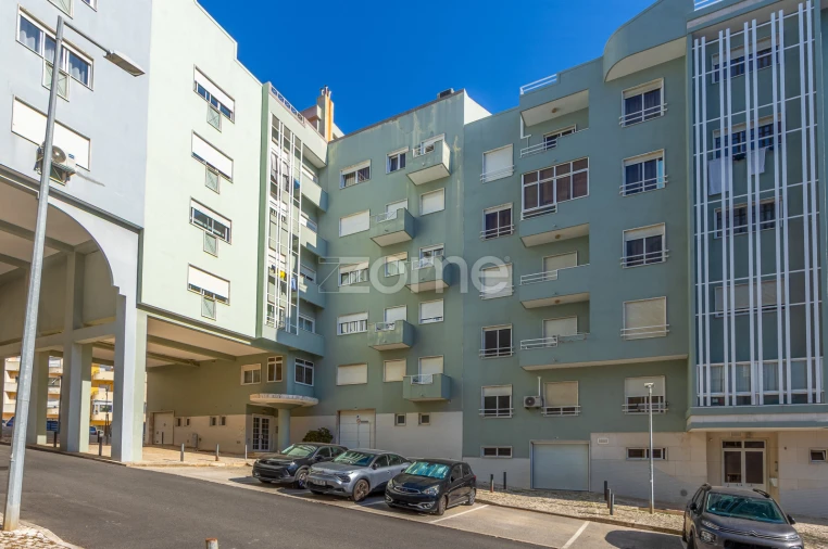Apartamento T3 para Arrendamento em Ramada e Caneças Foto 4