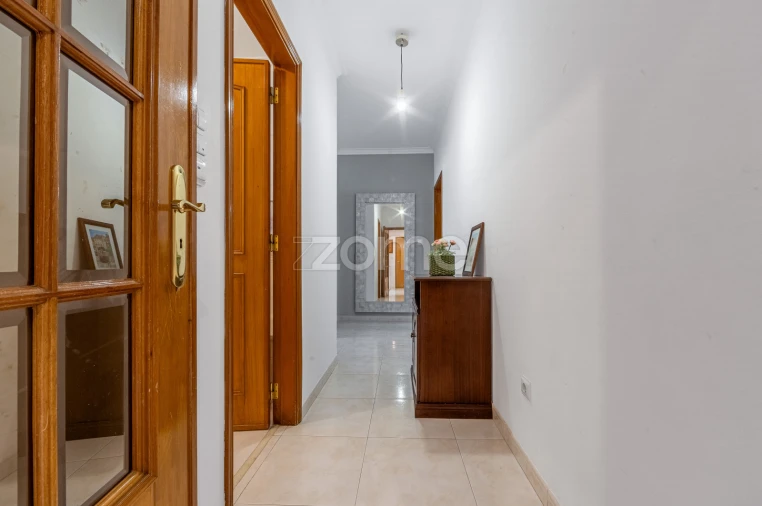 Apartamento T3 para Arrendamento em Ramada e Caneças Foto 8