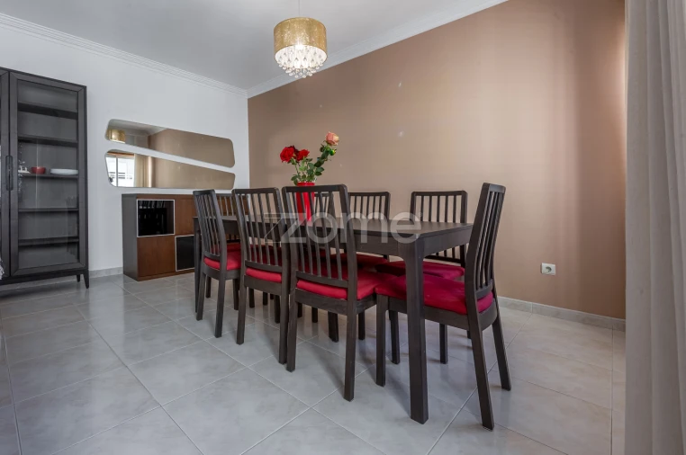 Apartamento T3 para Arrendamento em Ramada e Caneças Foto 11