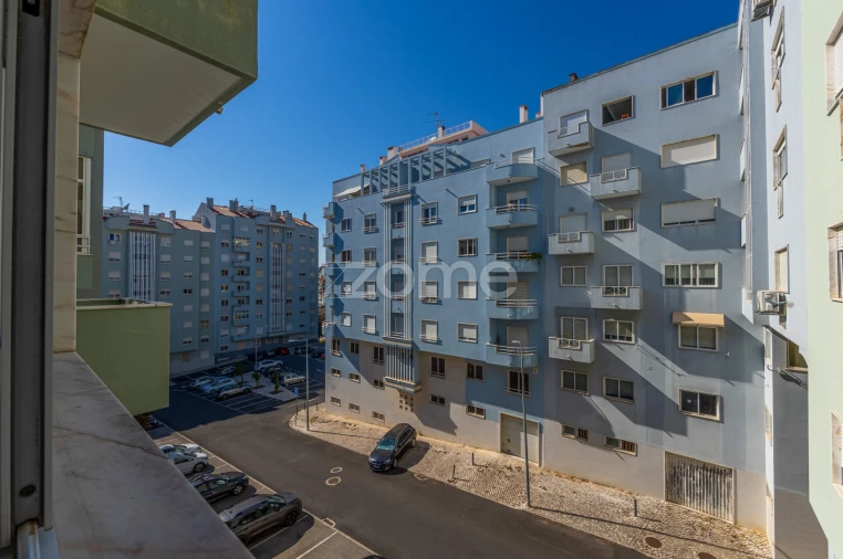 Apartamento T3 para Arrendamento em Ramada e Caneças Foto 12