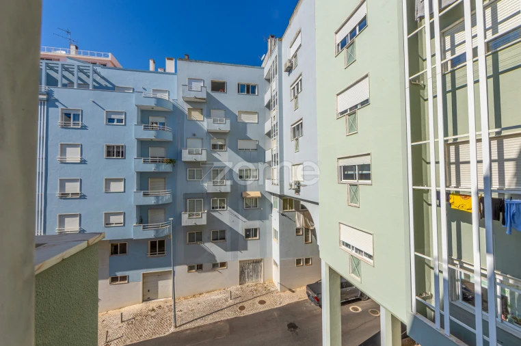 Apartamento T3 para Arrendamento em Ramada e Caneças Foto 13