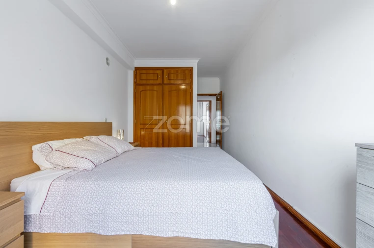 Apartamento T3 para Arrendamento em Ramada e Caneças Foto 30
