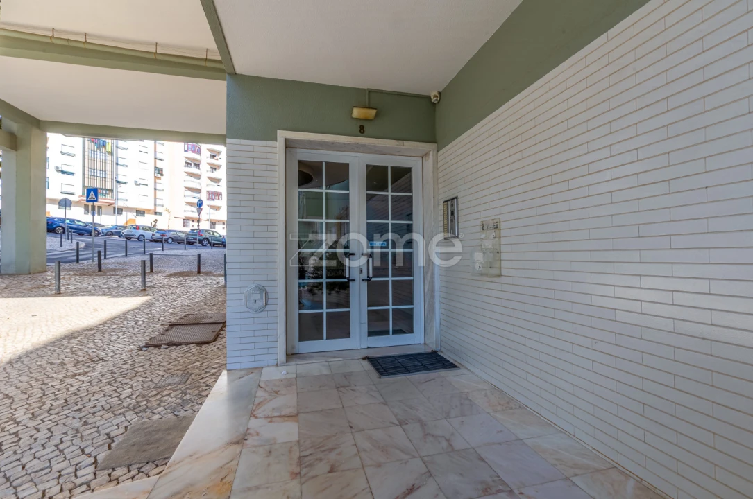 Apartamento T3 para Arrendamento em Ramada e Caneças Foto 5