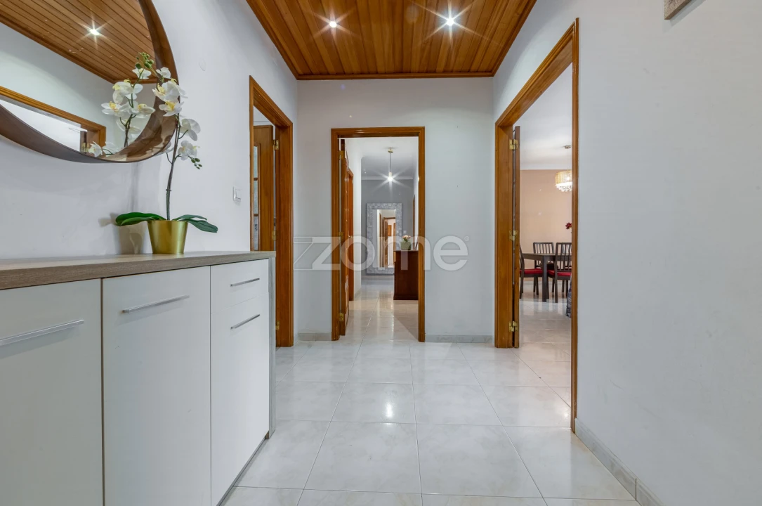 Apartamento T3 para Arrendamento em Ramada e Caneças Foto 7