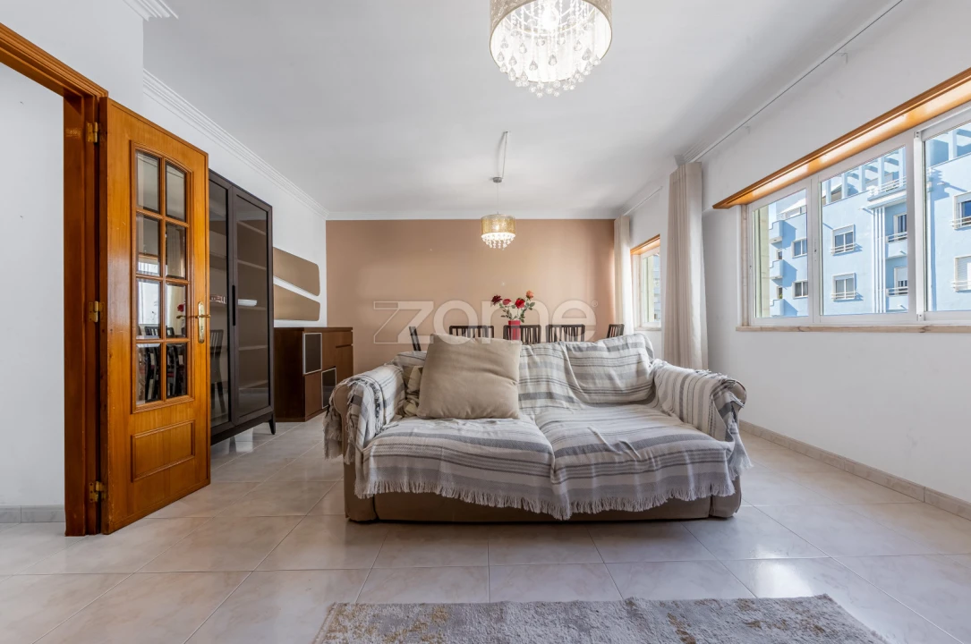 Apartamento T3 para Arrendamento em Ramada e Caneças Foto 9