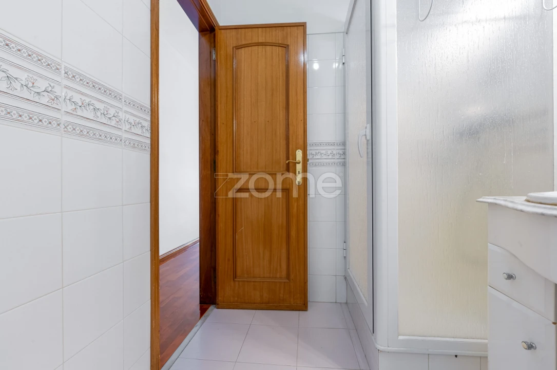 Apartamento T3 para Arrendamento em Ramada e Caneças Foto 36