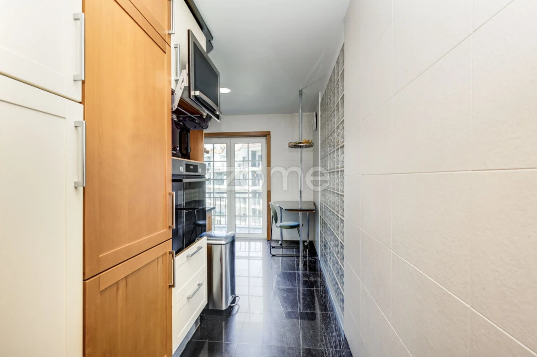 Apartamento T2 para Arrendamento em Carcavelos e Parede Foto 13