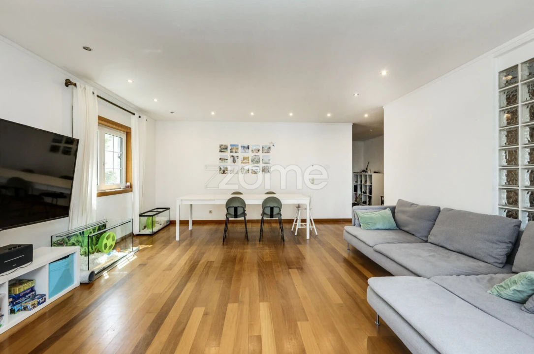 Apartamento T2 para Arrendamento em Carcavelos e Parede Foto 6