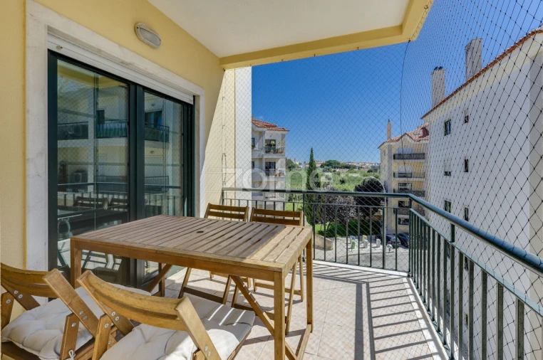 Apartamento T2 para Arrendamento em Carcavelos e Parede Foto 2