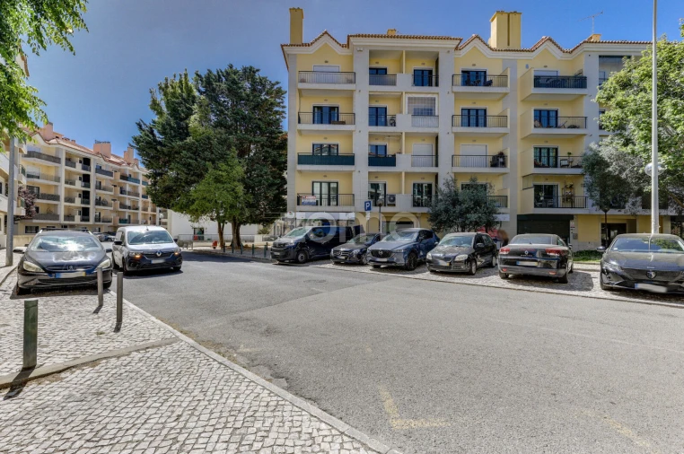 Apartamento T2 para Arrendamento em Carcavelos e Parede Foto 28