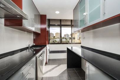 Apartamento T3 para Venda em Almada, Cova da Piedade, Pragal e Cacilhas