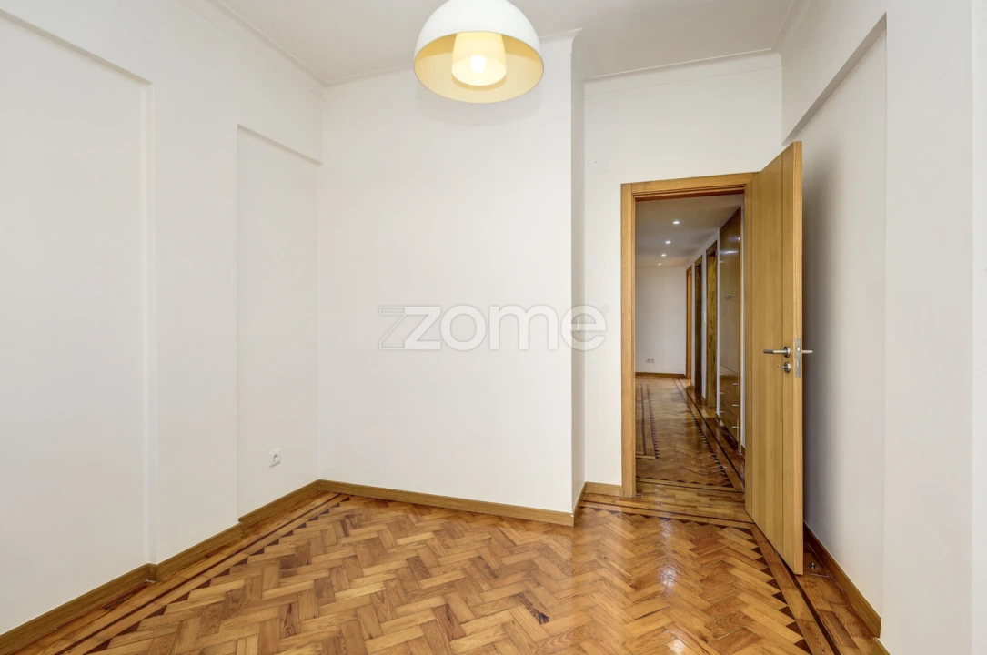 Apartamento T3 para Venda em Almada, Cova da Piedade, Pragal e Cacilhas Foto 15
