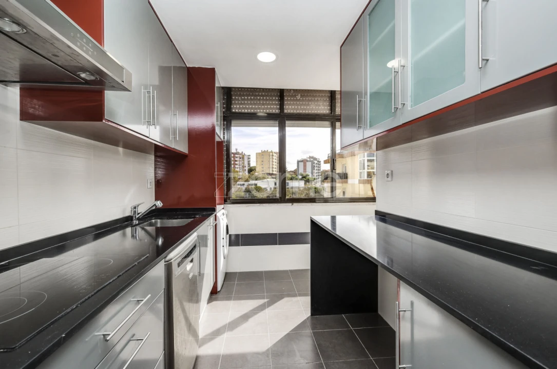 Apartamento T3 para Venda em Almada, Cova da Piedade, Pragal e Cacilhas Foto 1